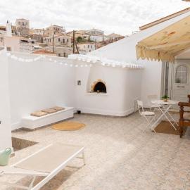 Emerald Courtyard House, hotel din Kranidi