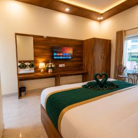 Hotel Ganga MBS Rishikesh # Best location # Family Hotel, hotel v destinácii Rishīkesh