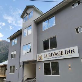 Lee Rivage Inn, hotel a Nārān