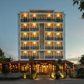 Royal Riverside Hoi An Hotel-Newly Renovated & Reopened