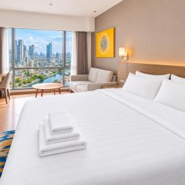 Light Premium Suites, Novotel Acqua Manila near Makati