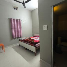 Vivek Hotel、Banbāsaのホテル