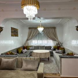 Apartment for rent on the second floor, close to the sea in Al-Madiq