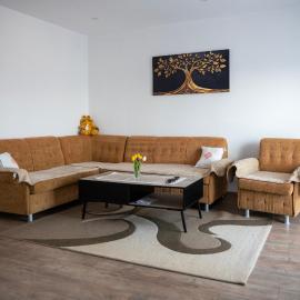 Spacious Family Apartment - 2 Bedrooms & Private Garage, hotel di Trebinje