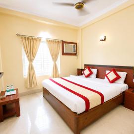 The Annapurna Resort Hotel & Restaurant - Walking From 100m From Sea Beach, Free Wifi, Parking Available ! Luxury & Best Hotel in Puri, hotel sa Puri