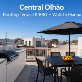Casa Rosa Rooftop Terrace BBQ Walk to Marina, Hotel in Olhão