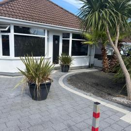 Bungalows near Sandbanks Beach, hotel in Poole