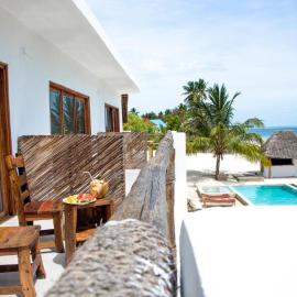 Moonshine Uroa Boutique Hotel, hotel Uroában