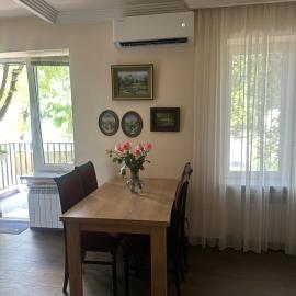 Apartment near Mergelyan park