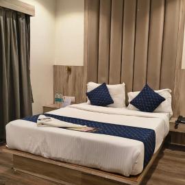 Hotel Amar Residency Near Kokilaben hospital
