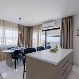 The Sunset Suites, hotel u gradu Sutivan