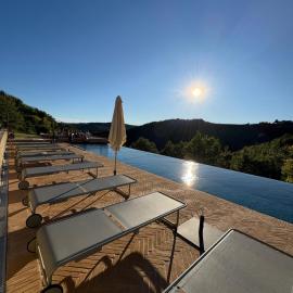 Borgo Isolabella - Wine & Vermouth Relais, хотел в Loazzolo