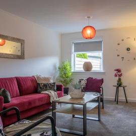 3 Bedroom house in Cumbernauld with walk in shower, hotel a Cumbernauld