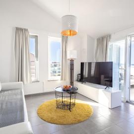 Apartments 2A, hotel in Petrcane