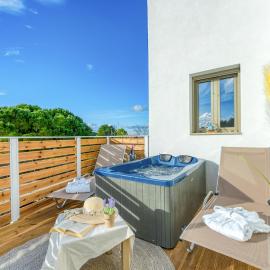 Luminoza Villa Zakynthos, hotel in Volimes