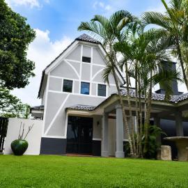 Villa Iris Cottage Traditional Cosy Pool Homestay