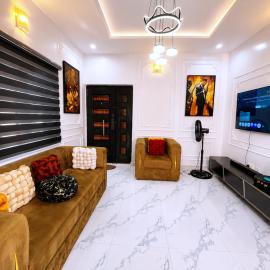 Layiz Court, Hotel in Lagos