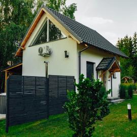 Świtówka - Domek z balią ogrodową, hotel in Żnin