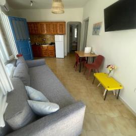 Blue Door Hideaway, hotel in Moutsouna Naxos
