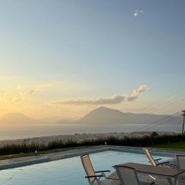 Boomerang Villa, hotel en Patras