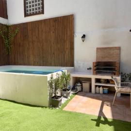 Bajo Junto al Río del Castillo, Piscina & Barbacoa, hotell sihtkohas Ponferrada
