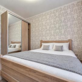 Панорамний Краєвид на Озеро Позняки Жк Лебединий, hotel u gradu Kijev