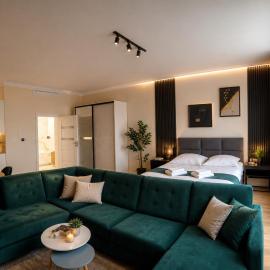 Velvet Apartment Zegrze z klimatyzacją, hotel in Serock