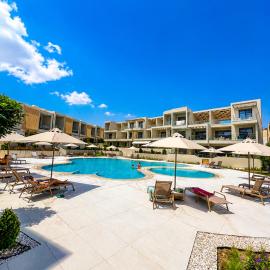 Santa Nikolaos Premium Apartment in Myron Residence، فندق في فوركا