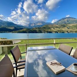 La terrasse au bord du Lac, vue panoramique lac et montagnes , 2 ch, linge et ménage inclus