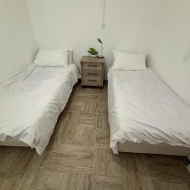 Base בחנתון, hotelli kohteessa Hanaton