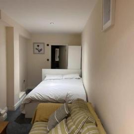 Quiet Double Room Ensuite Marble Bathroom South Croydon, khách sạn ở Croydon