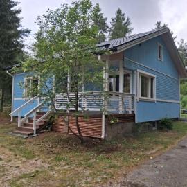 Traditional Finnish Lapland house at wild forest backyard!, hotel i Kemi