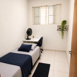 Quarto 02 da Pousada da Juh, hotel in Campo Grande