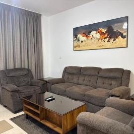Cozy One-Bedroom in Hawana Salalah, hotel in Wādī Khasbar