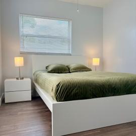 Comfortable studio with entrance and private parking