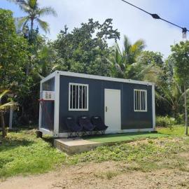 Calicoan Surf Retreat unique family room, מלון בGuiuan