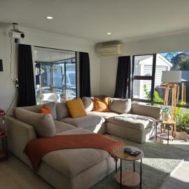 Beautiful Home with Parking Near Airport