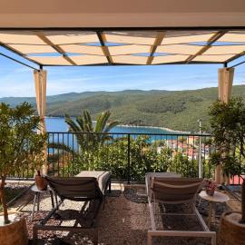 Coccolina-Sea View Boutique Apartment with Private Hot Tub, hotel in Rabac
