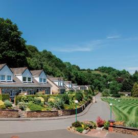Crylla Valley Cottages - access to pool, gym, spa and more, hotel in Saltash