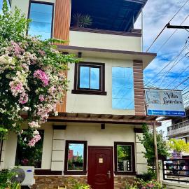 Villa Lourdes, hotel a Alaminos