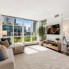 Premium 3BR Condo Downtown Vancouver Gem