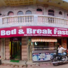 Hotel Raj Bed And Breakfast