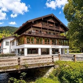 Hotel garni Königslinde - Wandern, Radeln, Skifahren & Genießen, hotelli kohteessa Bayrischzell