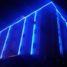 Barış hotel، فندق في آلاشهر