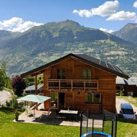 Chalet recent , 5 min télésiège de la Roche, virage 12