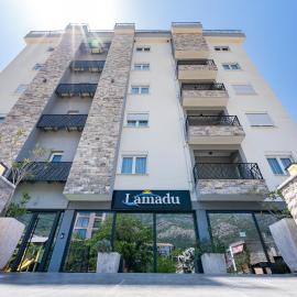 Lamadu Residence, hotel Sutomoréban
