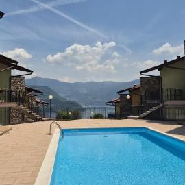 Tavernola Vista Lago d'Iseo con Piscina