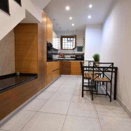 La Casa nel Borgo, a 20 minuti da Roma, relax e comfort con tutte le dotazioni, WiFi free, hotel v destinácii Monterotondo