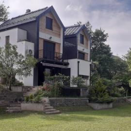 Domus in natura, Hotel in Cerovak