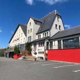 Le Grand Connétable, hotel u gradu Châteauneuf-de-Randon